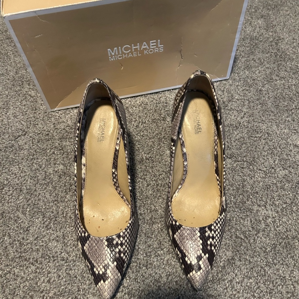 Michael Kors Flex Pump